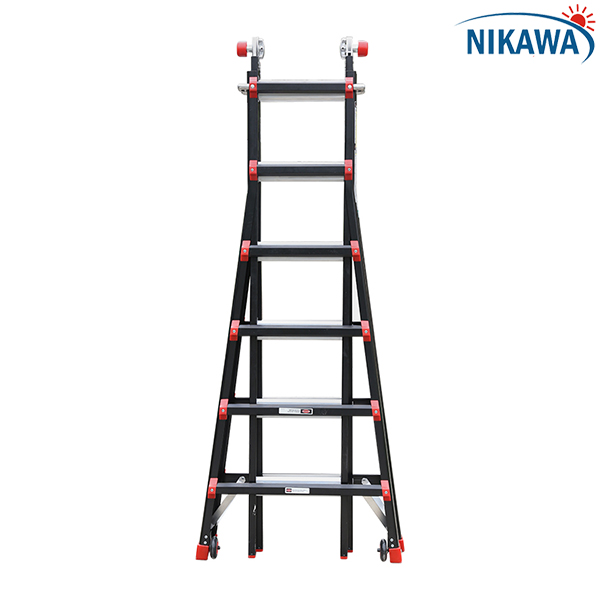Thang nhôm gấp đa năng Nikawa NKB-46 hỗ trợ sửa mái nhà